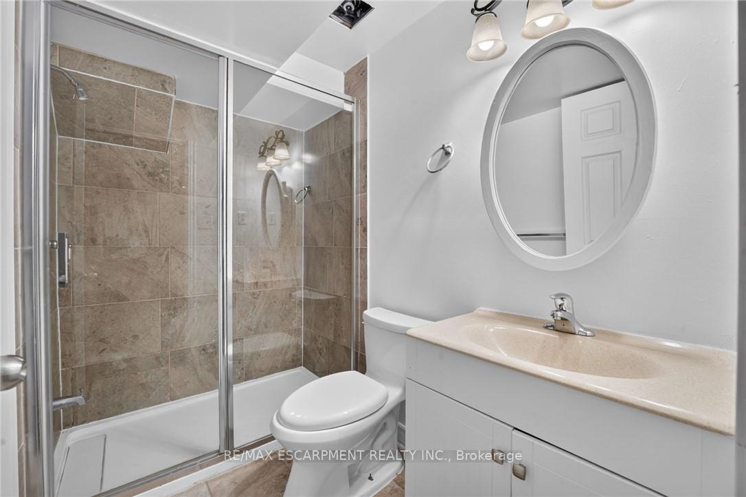 Photo 38 of 2450 Overton Drive, Burlington, Brant Hills — HOMEH