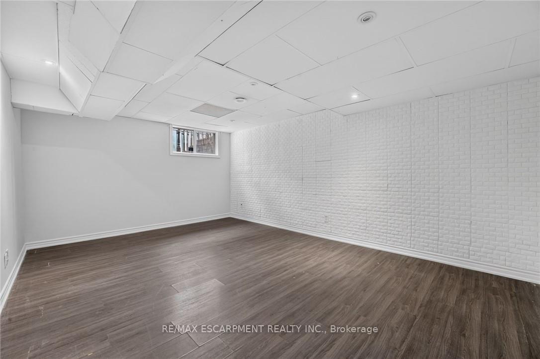 Photo 41 of 2450 Overton Drive, Burlington, Brant Hills — HOMEH