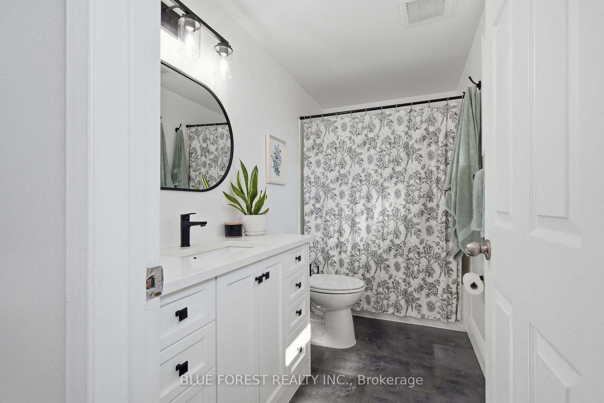 Photo 26 of 114 Hearthside Place, London, East I — HOMEH