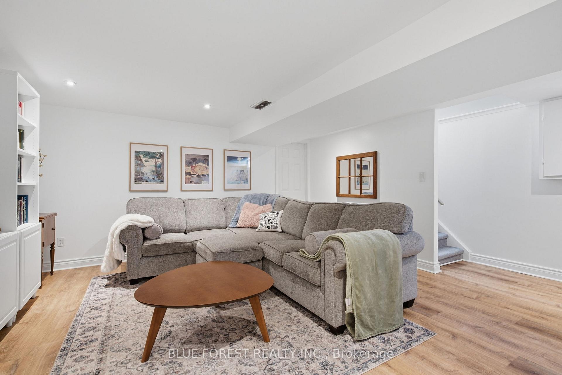 Photo 27 of 114 Hearthside Place, London, East I — HOMEH