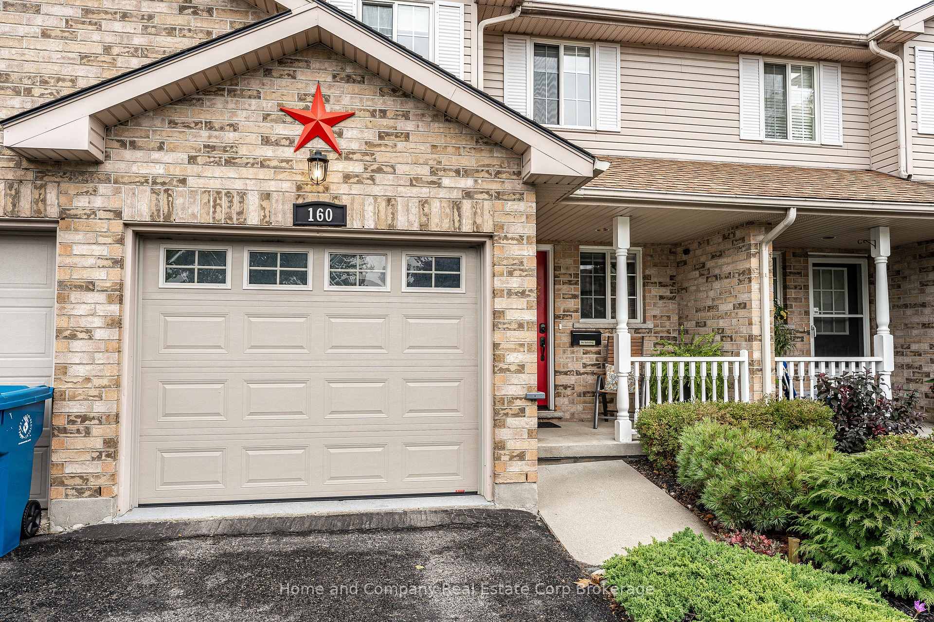 Photo of 160 Athlone Crescent