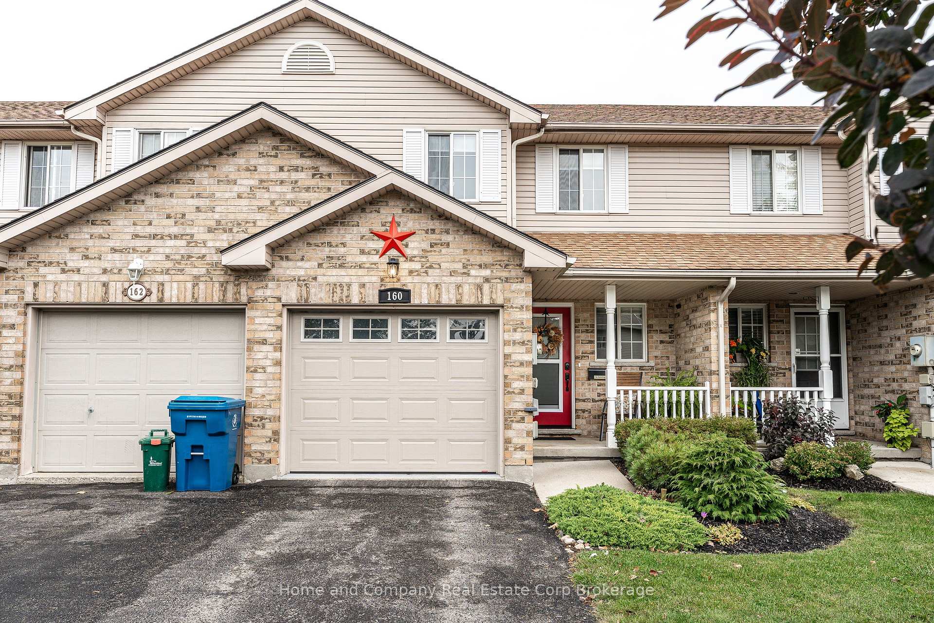 Photo 2 of 160 Athlone Crescent, Stratford — HOMEH