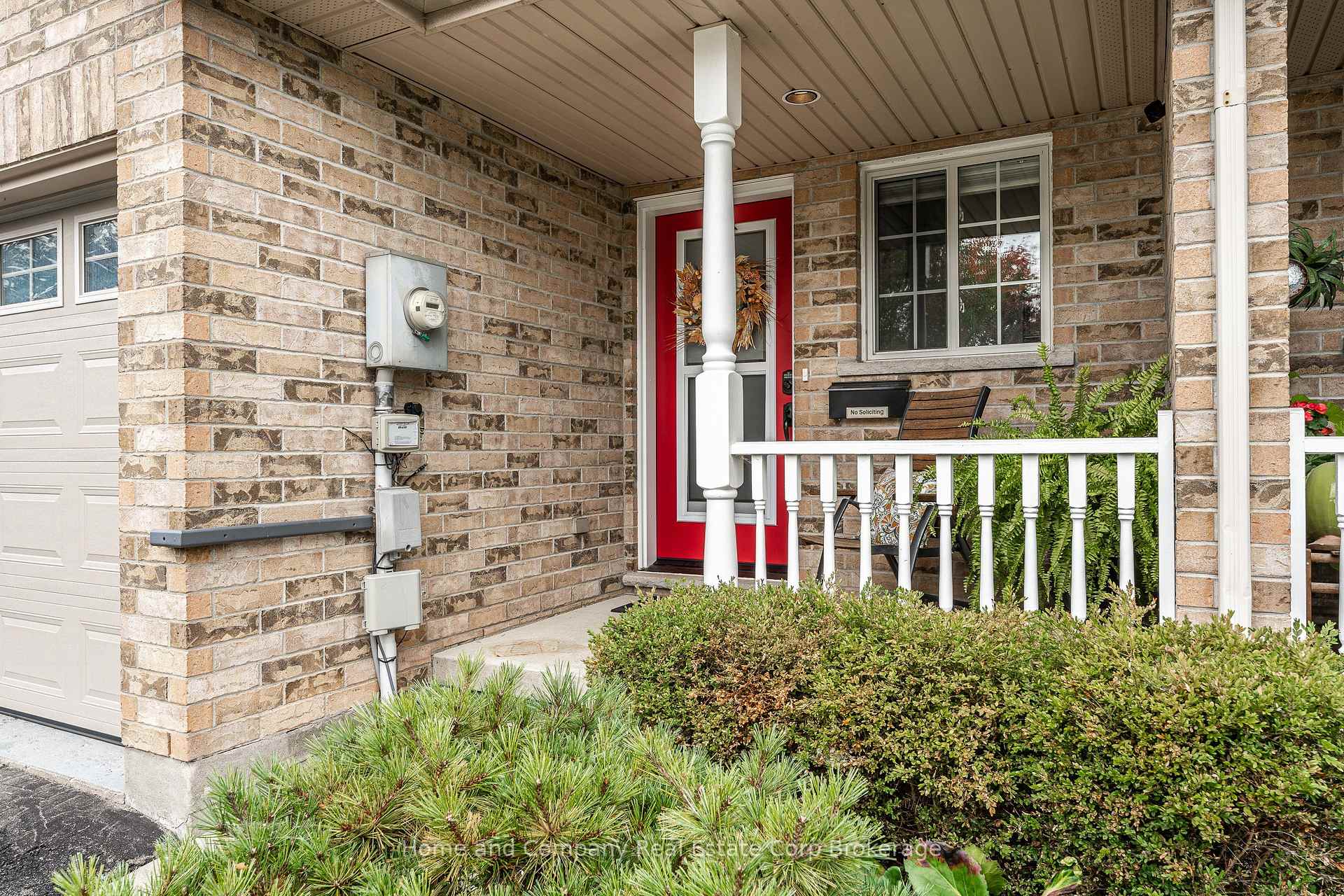 Photo 4 of 160 Athlone Crescent, Stratford — HOMEH