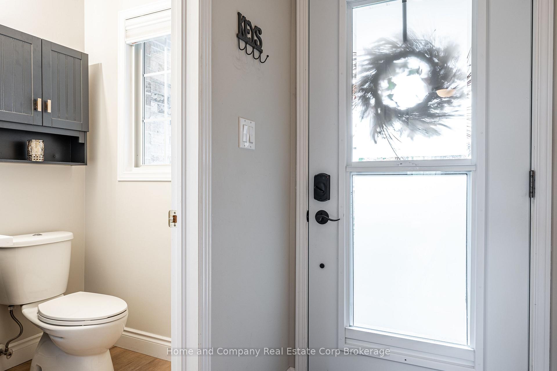Photo 6 of 160 Athlone Crescent, Stratford — HOMEH