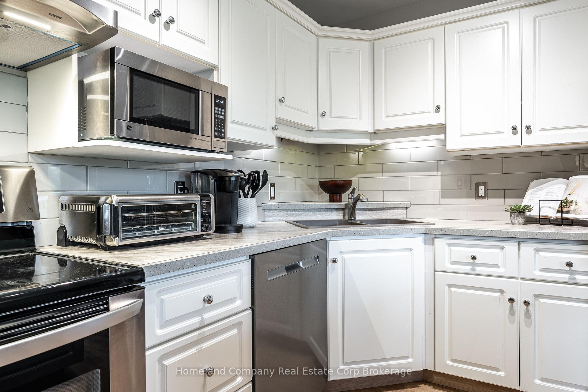 Photo 11 of 160 Athlone Crescent, Stratford — HOMEH