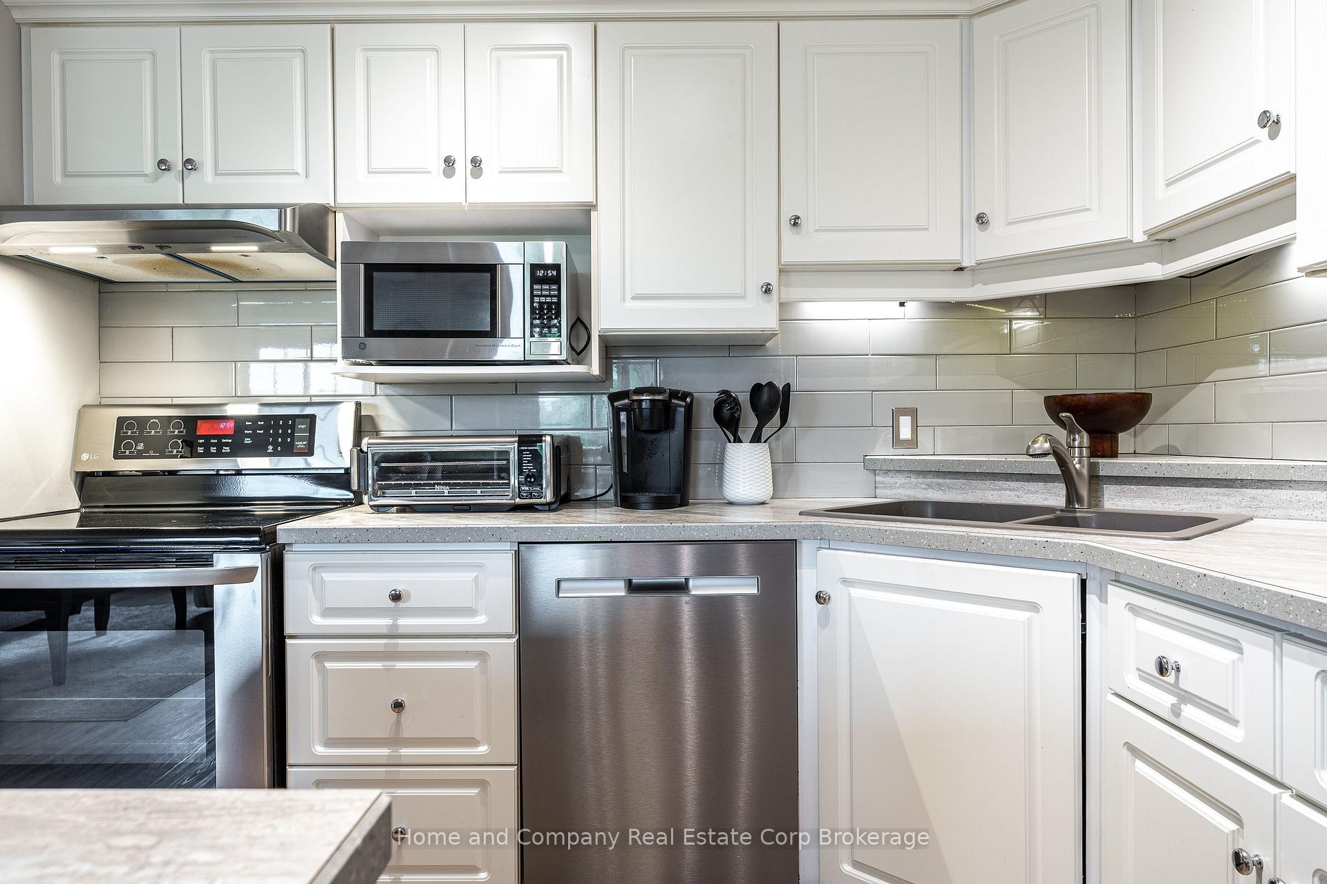 Photo 12 of 160 Athlone Crescent, Stratford — HOMEH
