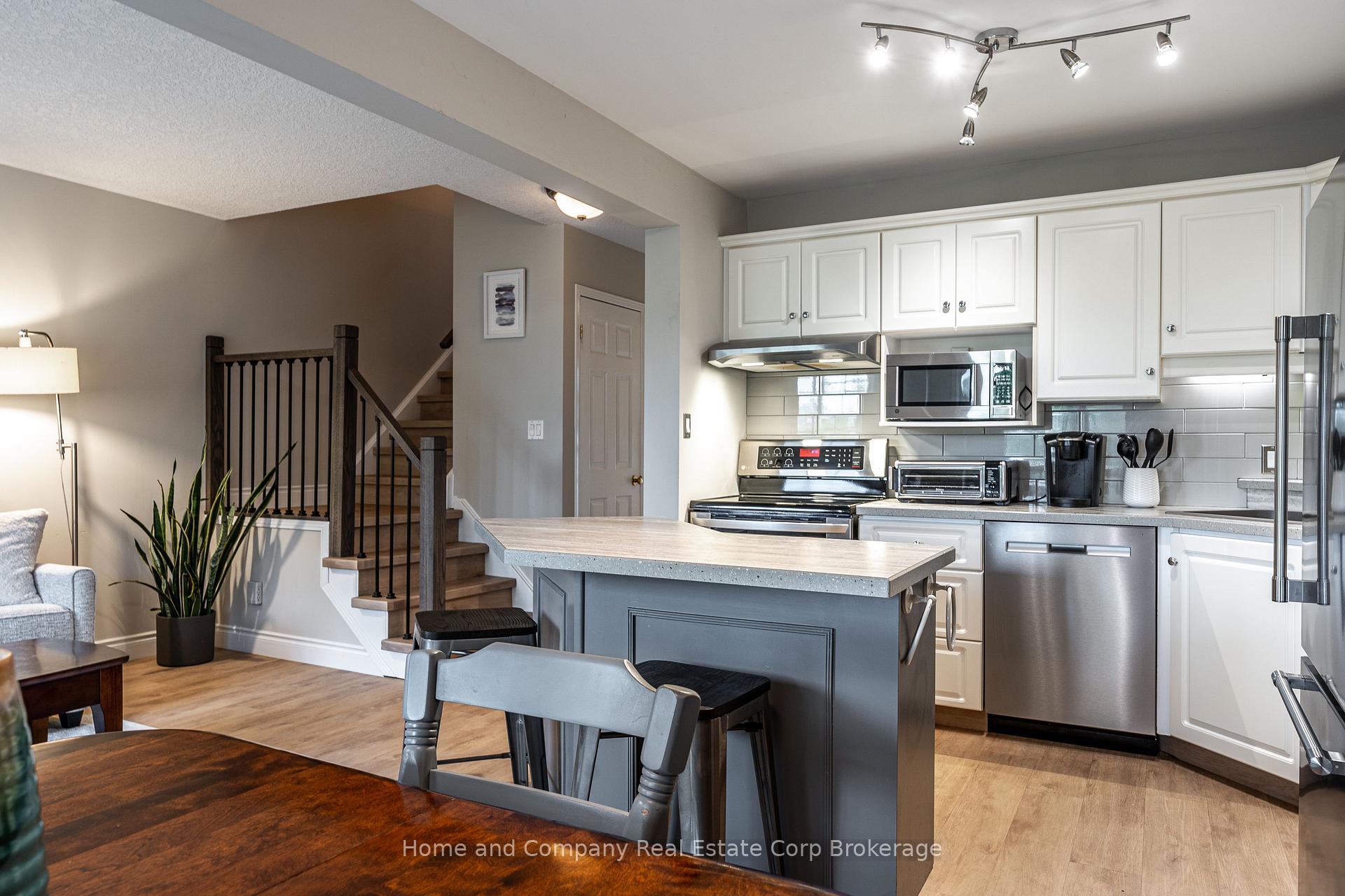 Photo 14 of 160 Athlone Crescent, Stratford — HOMEH