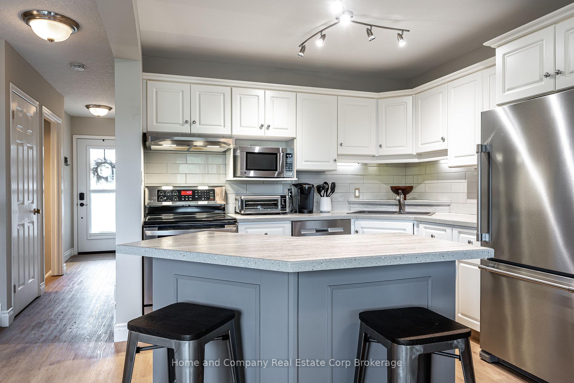 Photo 15 of 160 Athlone Crescent, Stratford — HOMEH
