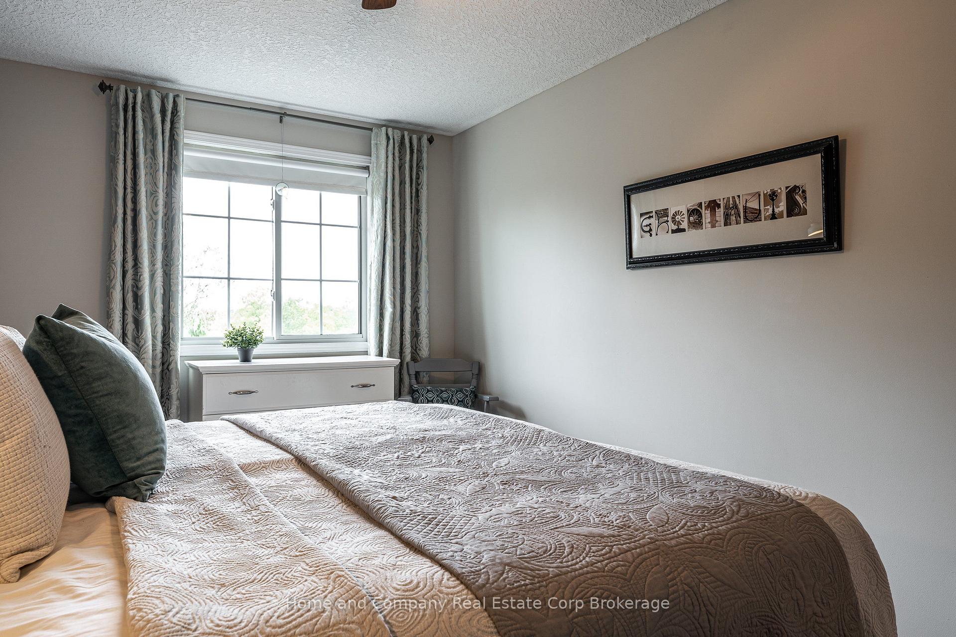 Photo 27 of 160 Athlone Crescent, Stratford — HOMEH