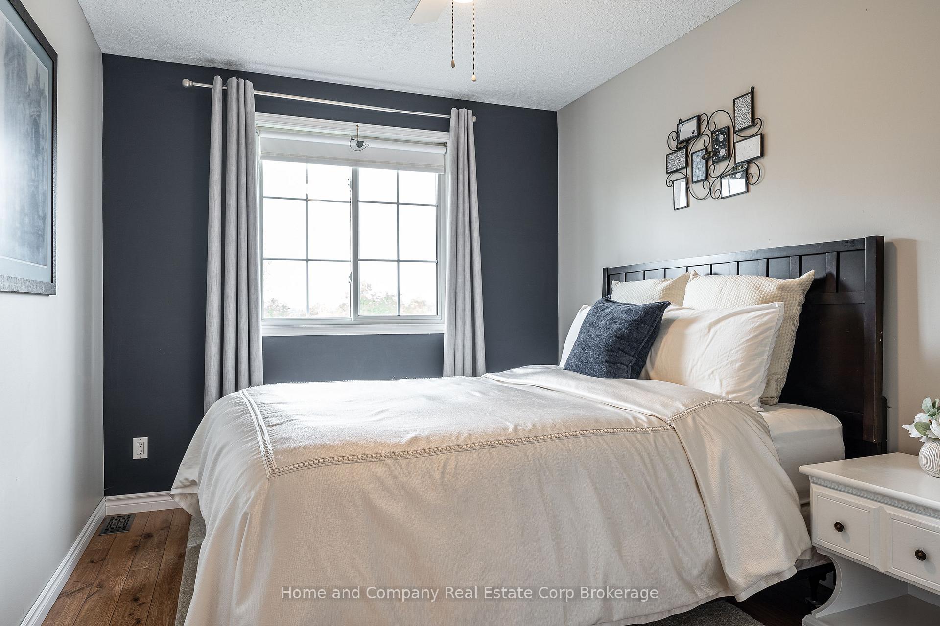 Photo 31 of 160 Athlone Crescent, Stratford — HOMEH