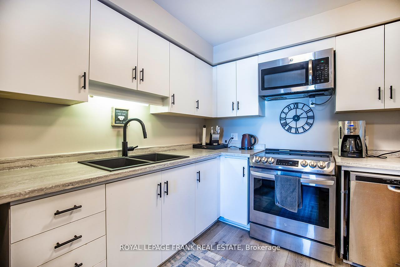 Photo 7 of Unit 9, 433 May Street, Brock, Beaverton — HOMEH