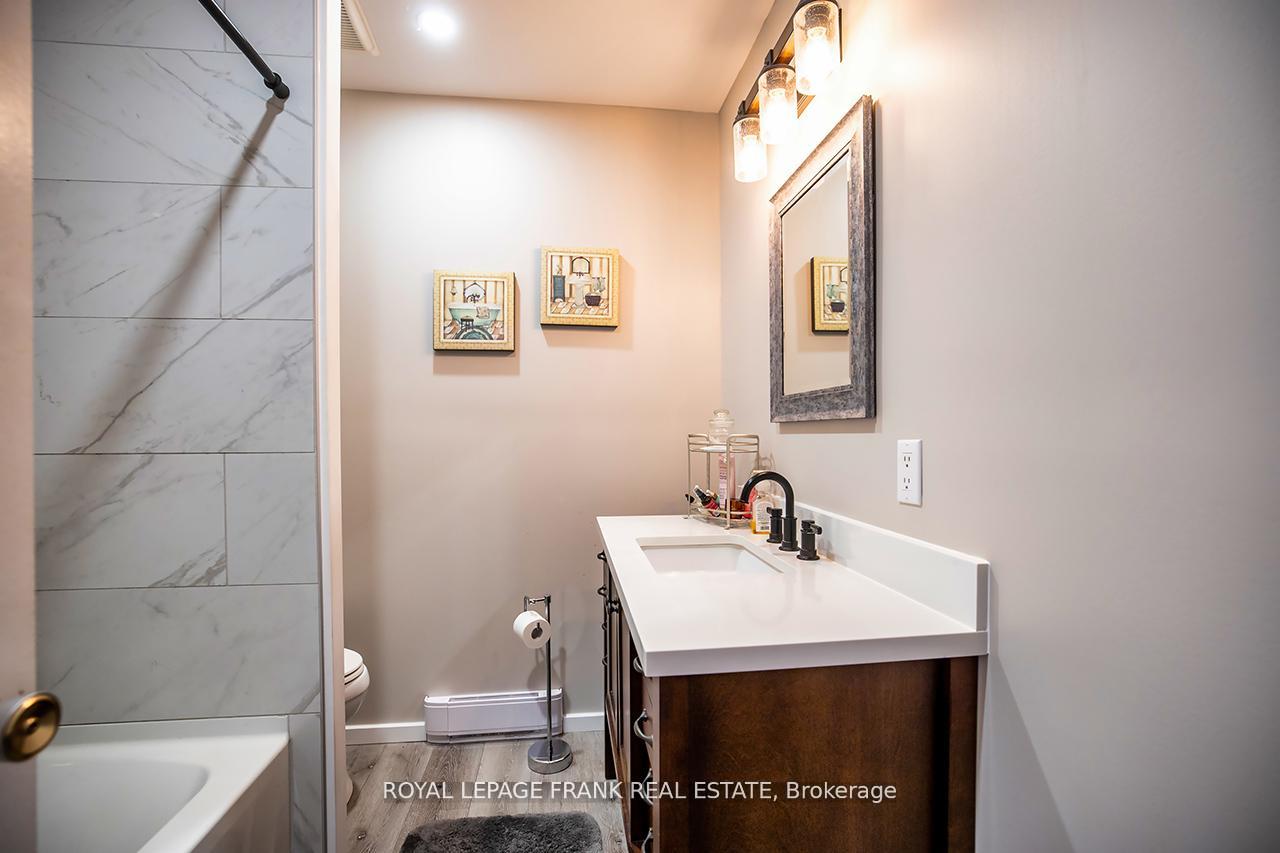 Photo 18 of Unit 9, 433 May Street, Brock, Beaverton — HOMEH