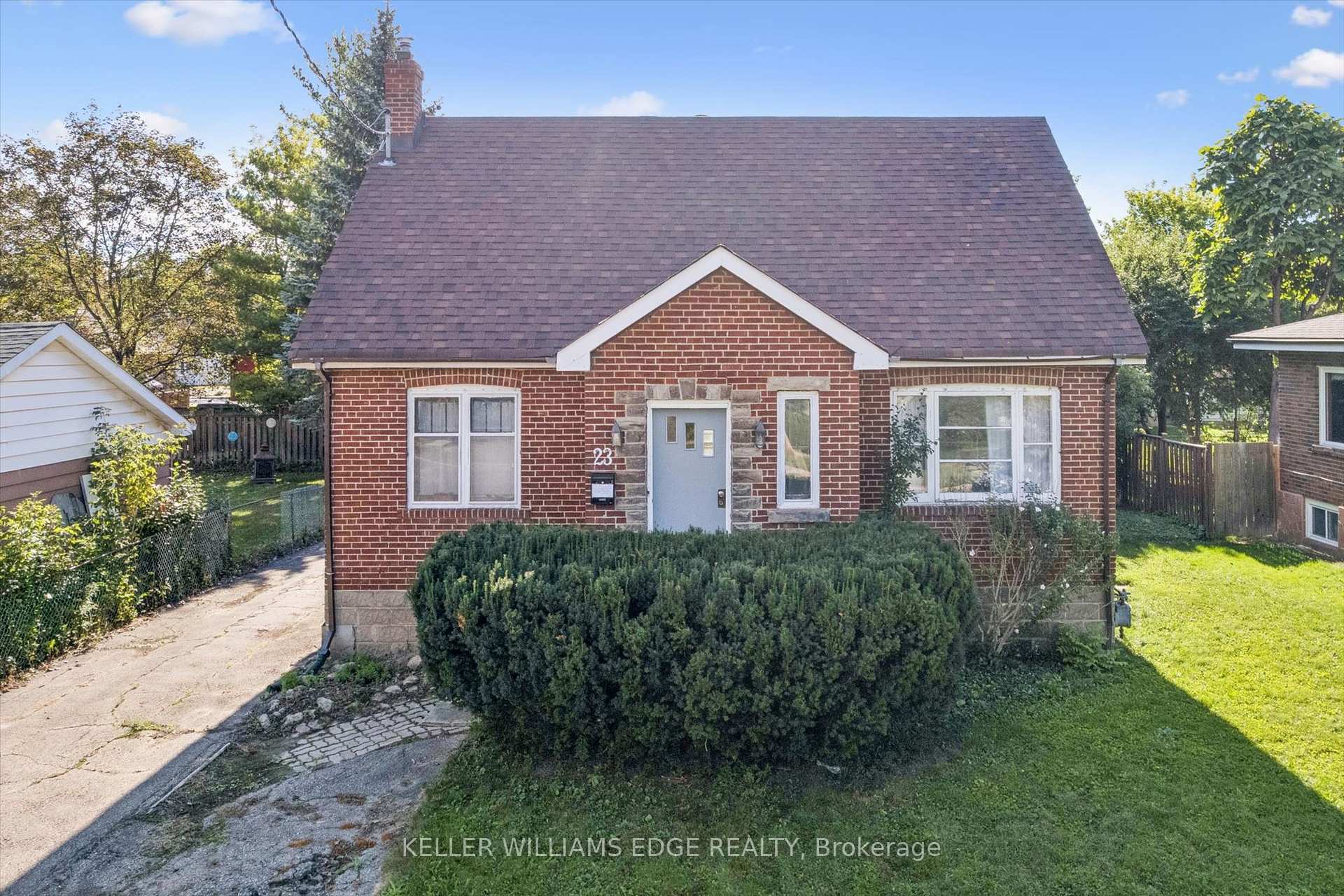 Photo 2 of 23 Mercer Drive, Brampton, Downtown Brampton — HOMEH