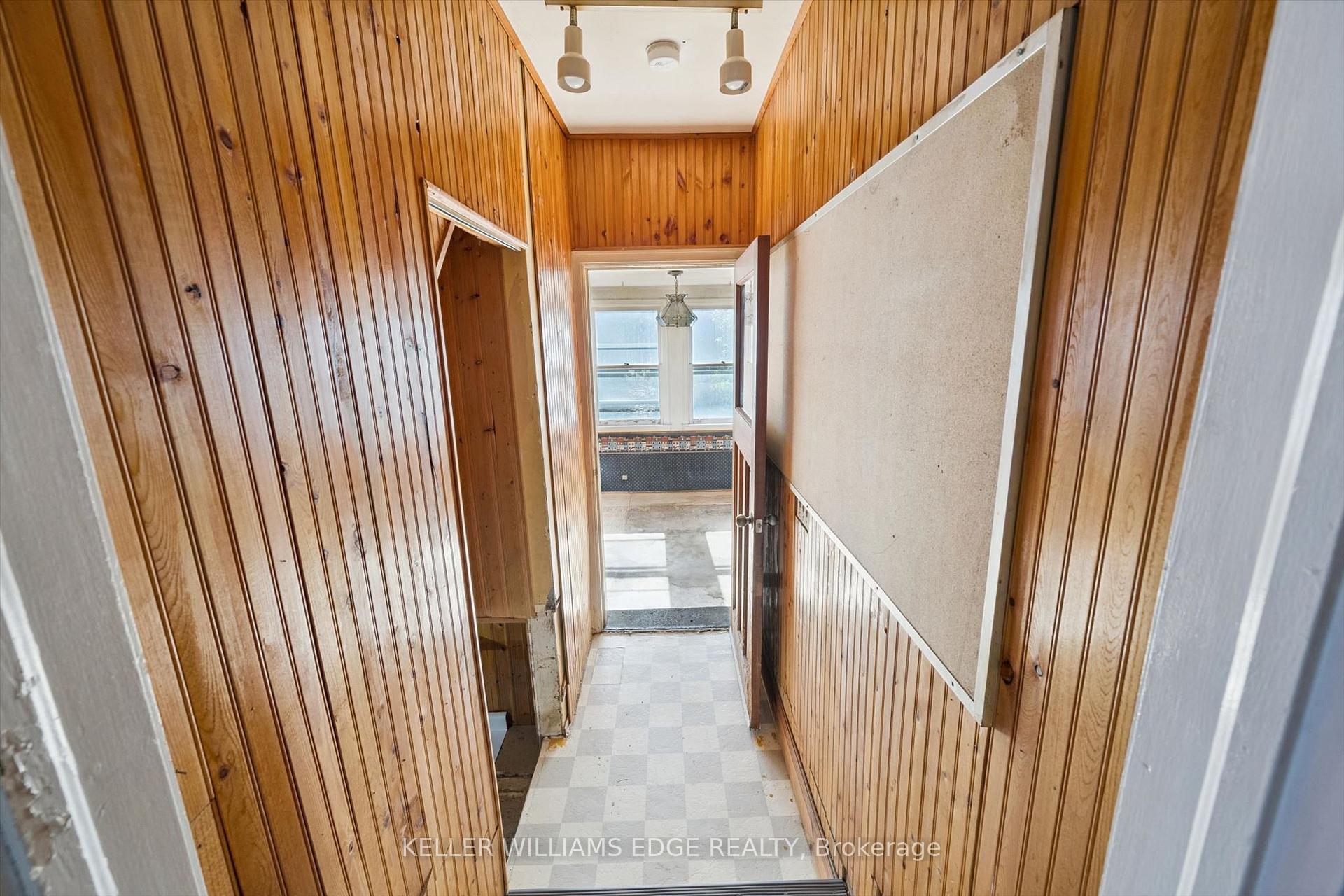 Photo 21 of 23 Mercer Drive, Brampton, Downtown Brampton — HOMEH