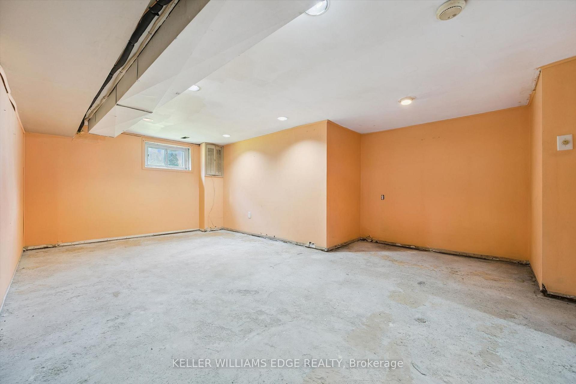 Photo 24 of 23 Mercer Drive, Brampton, Downtown Brampton — HOMEH