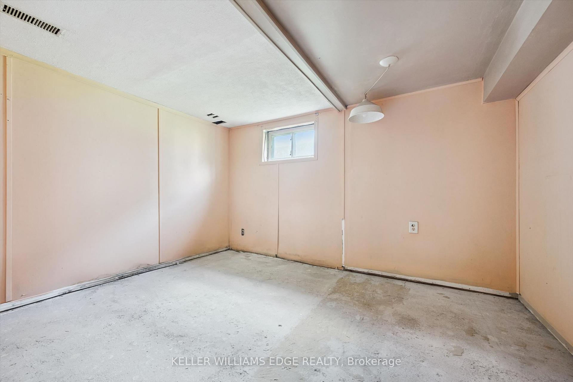 Photo 26 of 23 Mercer Drive, Brampton, Downtown Brampton — HOMEH