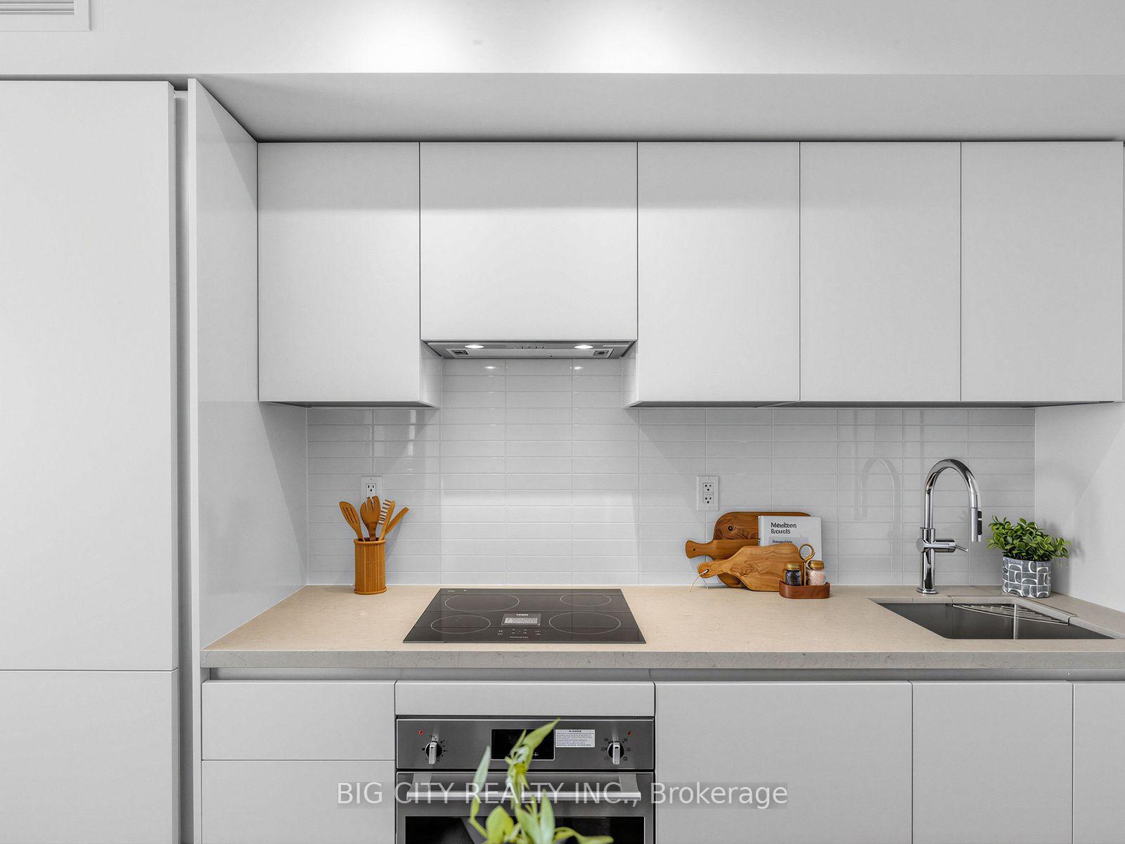 Photo 7 of Unit 2211, 25 Frederick Todd Way, Toronto, Leaside — HOMEH