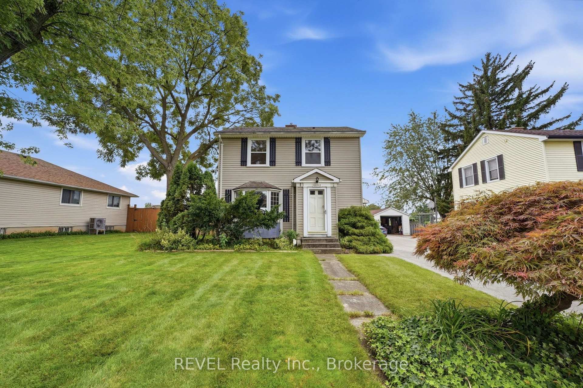 Photo 2 of 5892 Murray Street, Niagara Falls, Dorchester — HOMEH