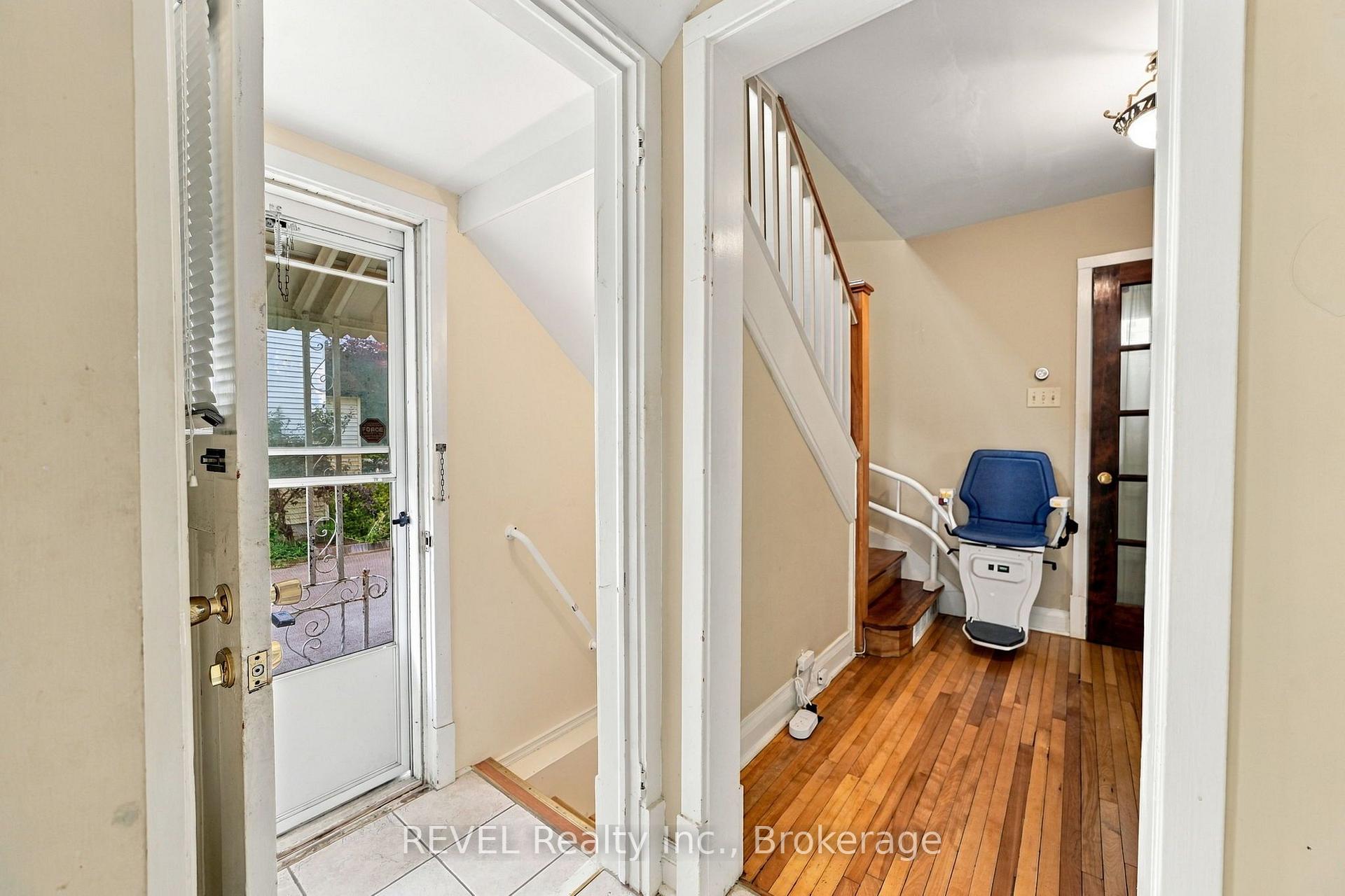 Photo 7 of 5892 Murray Street, Niagara Falls, Dorchester — HOMEH