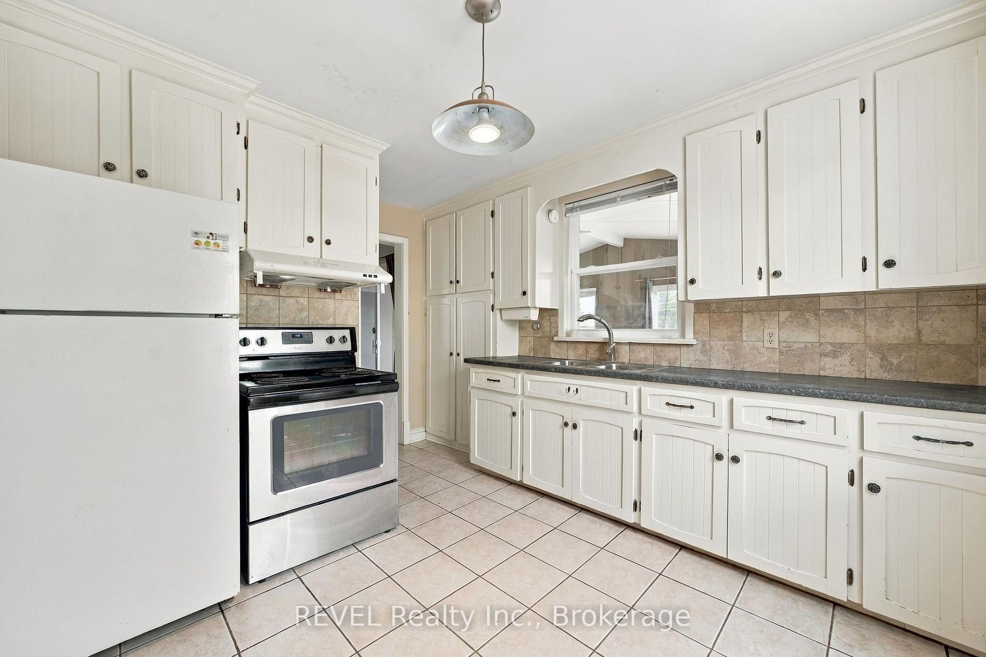 Photo 9 of 5892 Murray Street, Niagara Falls, Dorchester — HOMEH