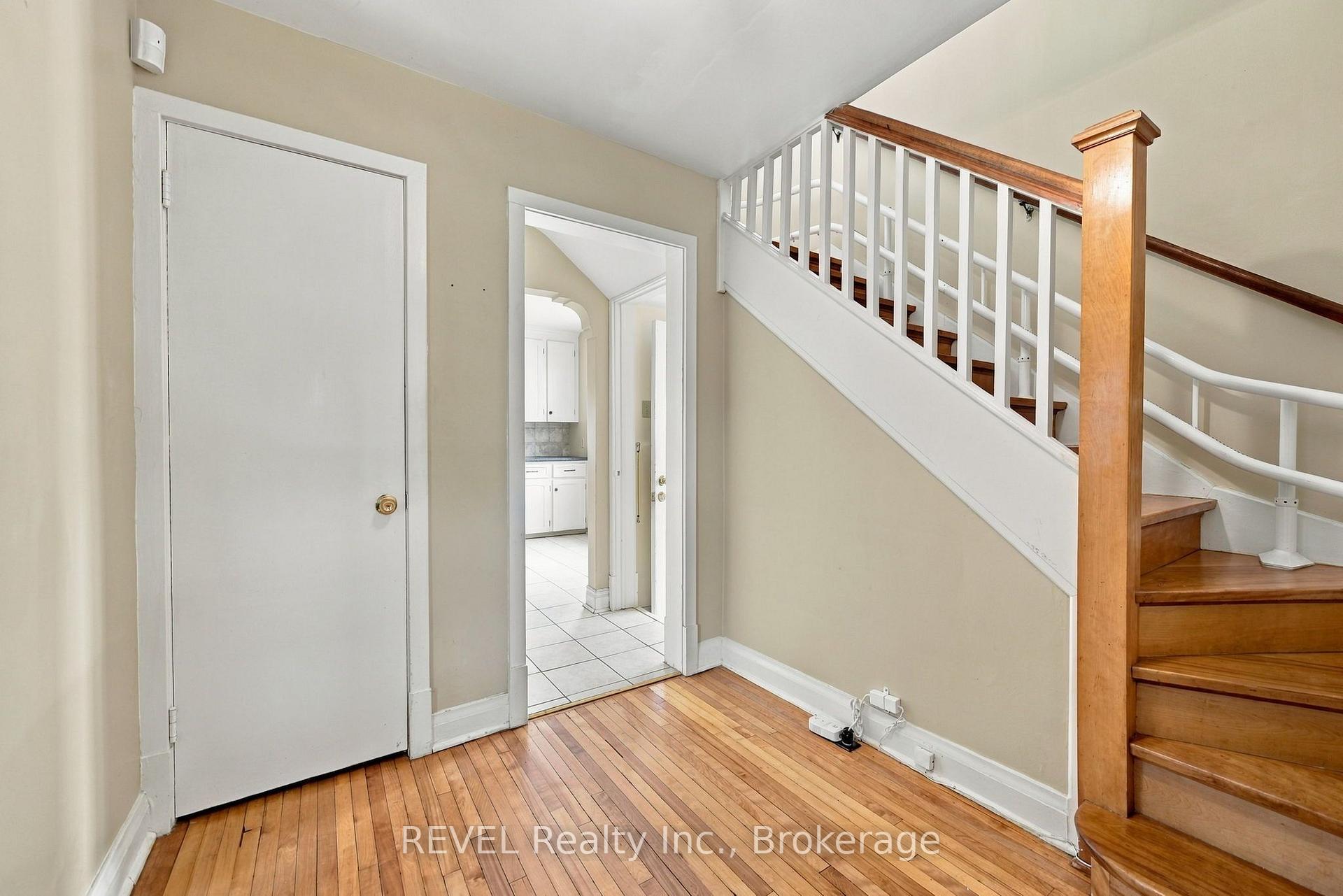 Photo 14 of 5892 Murray Street, Niagara Falls, Dorchester — HOMEH