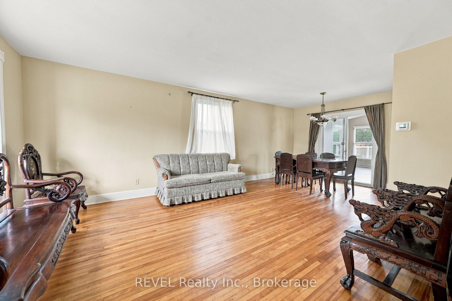 Photo 15 of 5892 Murray Street, Niagara Falls, Dorchester — HOMEH