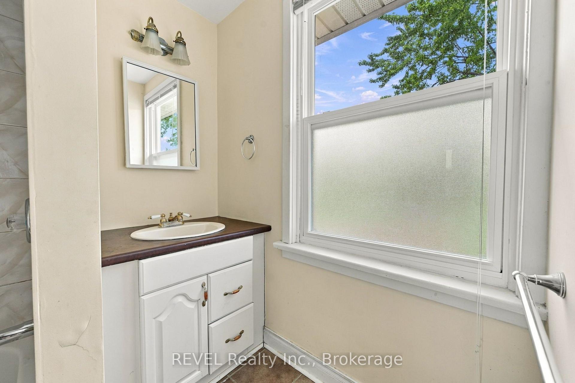 Photo 23 of 5892 Murray Street, Niagara Falls, Dorchester — HOMEH