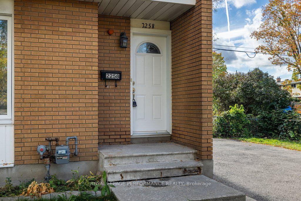 Photo 3 of 2258 Russell Road, Ottawa, Hawthorne Meadows — HOMEH