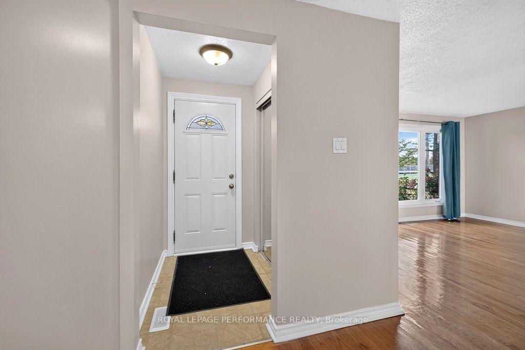 Photo 4 of 2258 Russell Road, Ottawa, Hawthorne Meadows — HOMEH