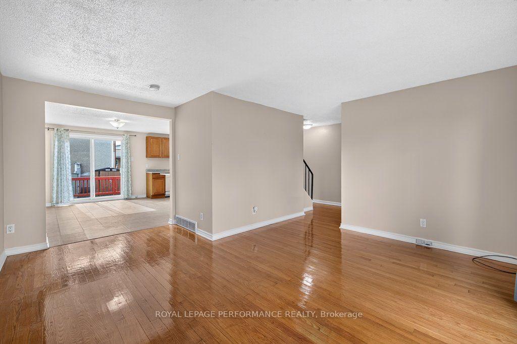 Photo 9 of 2258 Russell Road, Ottawa, Hawthorne Meadows — HOMEH