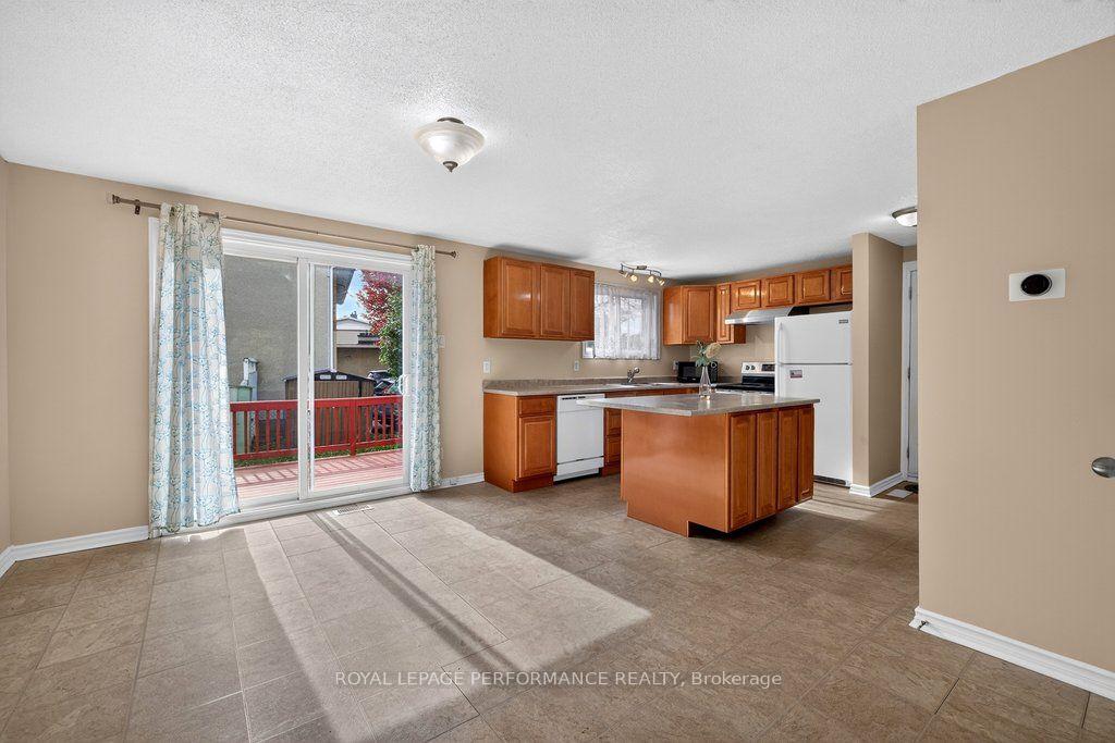 Photo 12 of 2258 Russell Road, Ottawa, Hawthorne Meadows — HOMEH