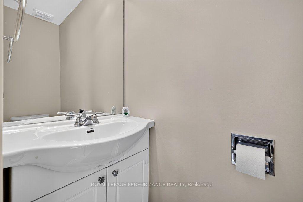 Photo 17 of 2258 Russell Road, Ottawa, Hawthorne Meadows — HOMEH