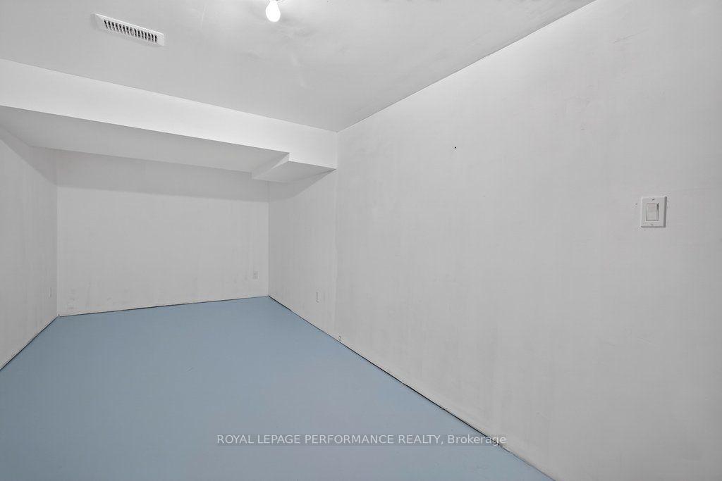 Photo 40 of 2258 Russell Road, Ottawa, Hawthorne Meadows — HOMEH