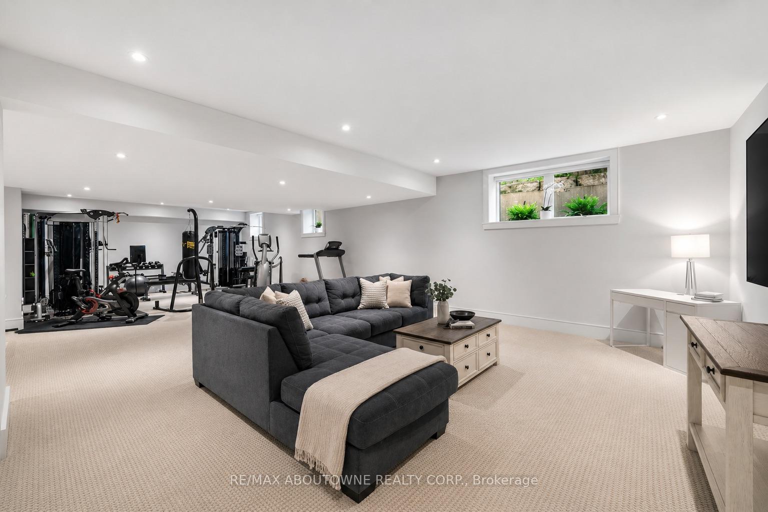 Photo 27 of 489 Lakeshore Road W, Oakville, Southwest — HOMEH
