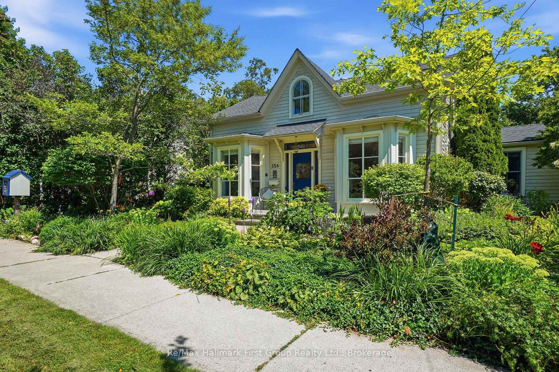 Photo of 354 College Street