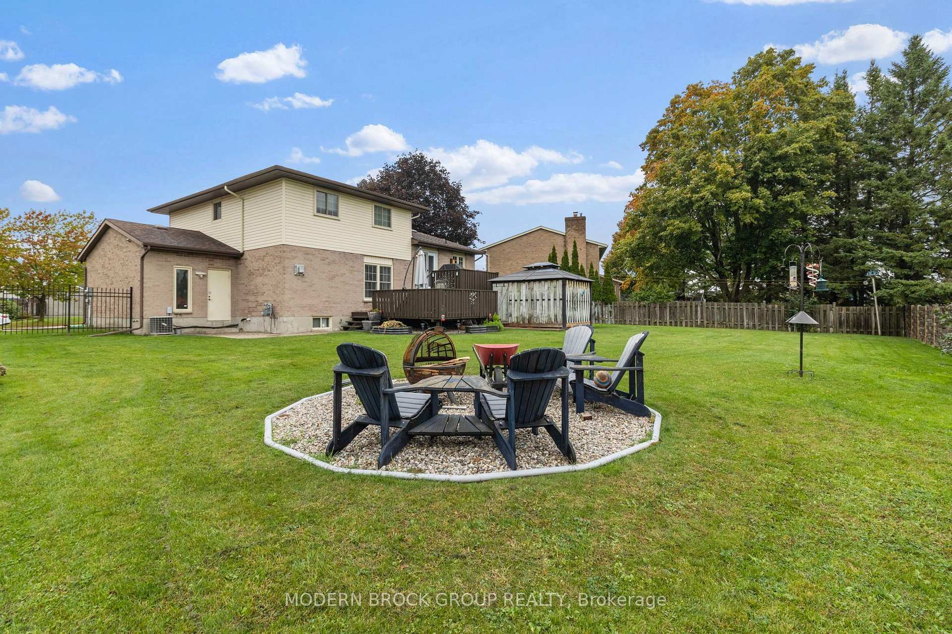 Photo 6 of 141 Beley Street, Brockville, Brockville — HOMEH