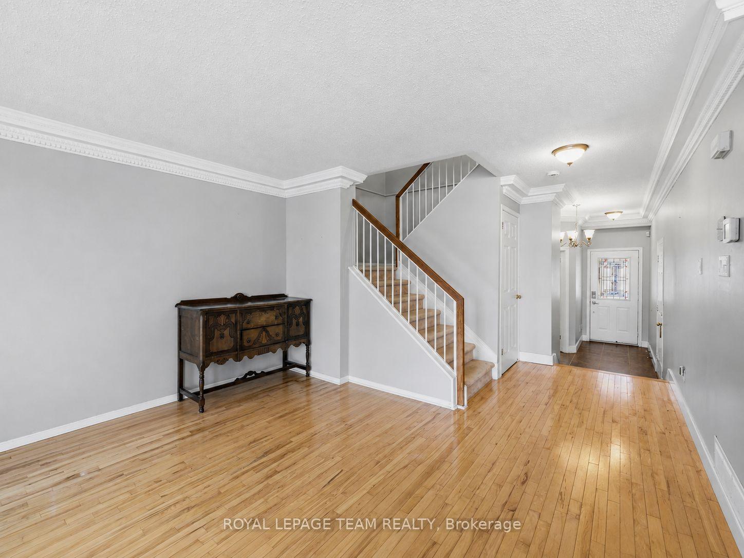 Photo 10 of 25 Oldfield Street, Ottawa, Barrhaven East — HOMEH