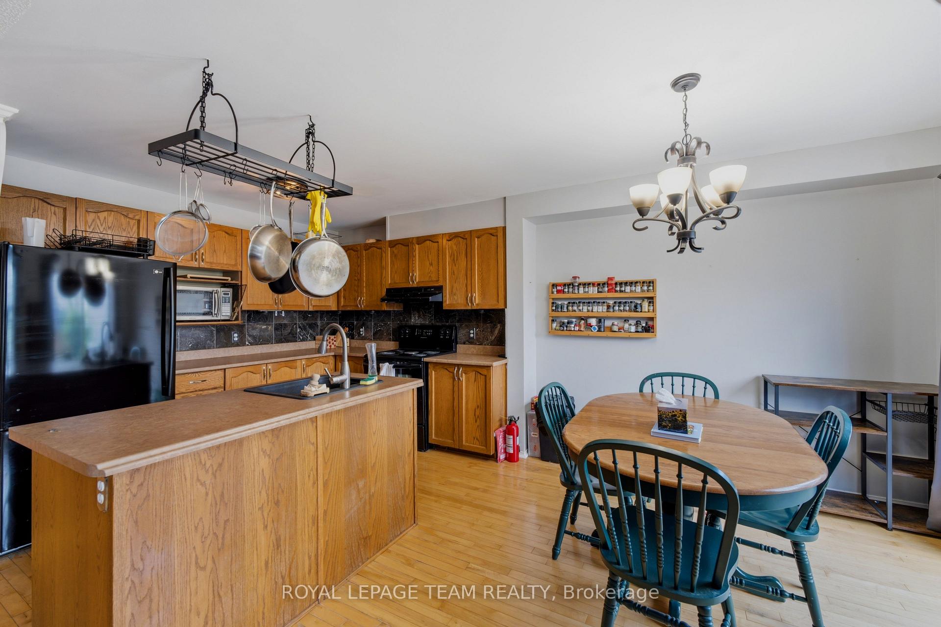Photo 13 of 25 Oldfield Street, Ottawa, Barrhaven East — HOMEH