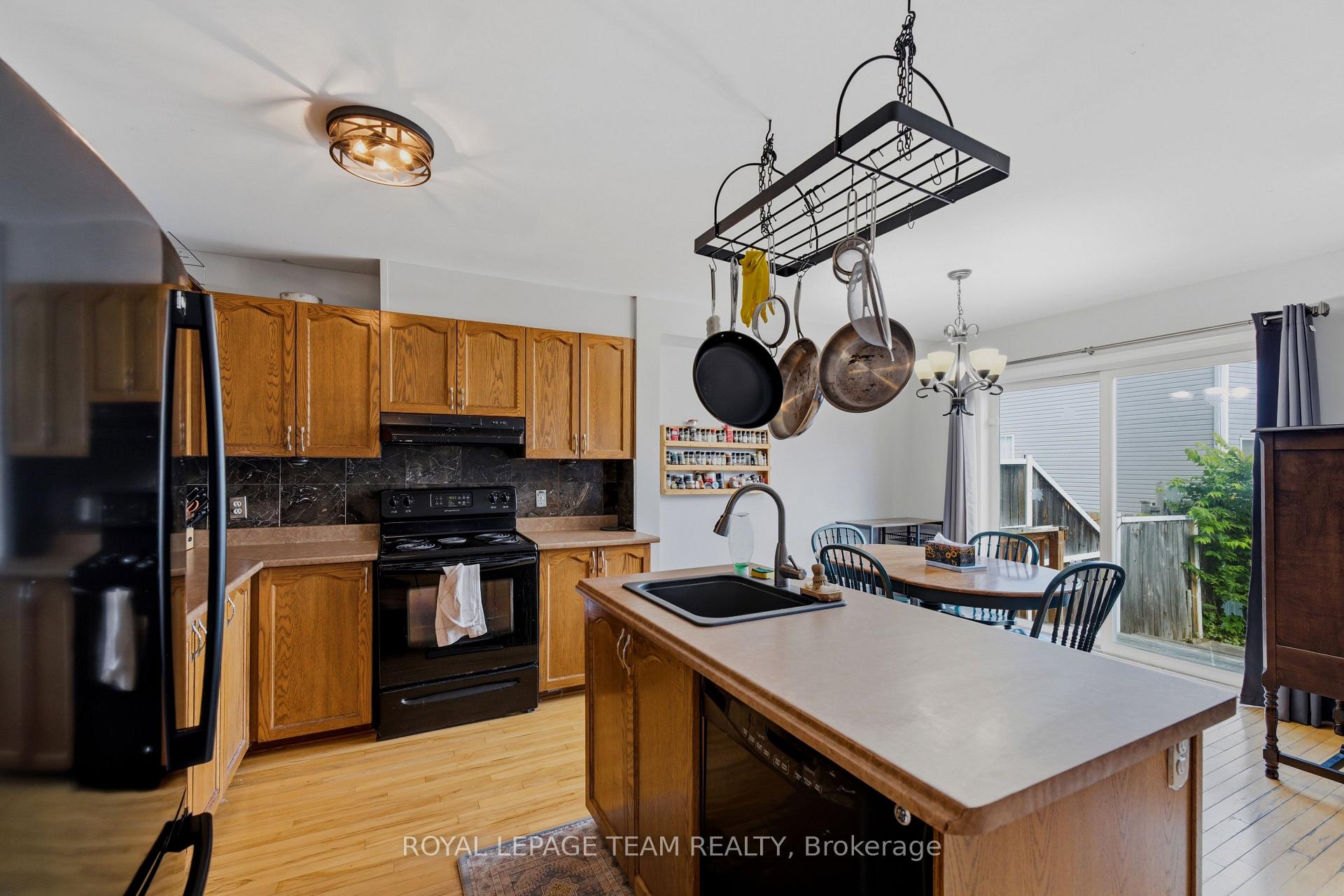 Photo 16 of 25 Oldfield Street, Ottawa, Barrhaven East — HOMEH