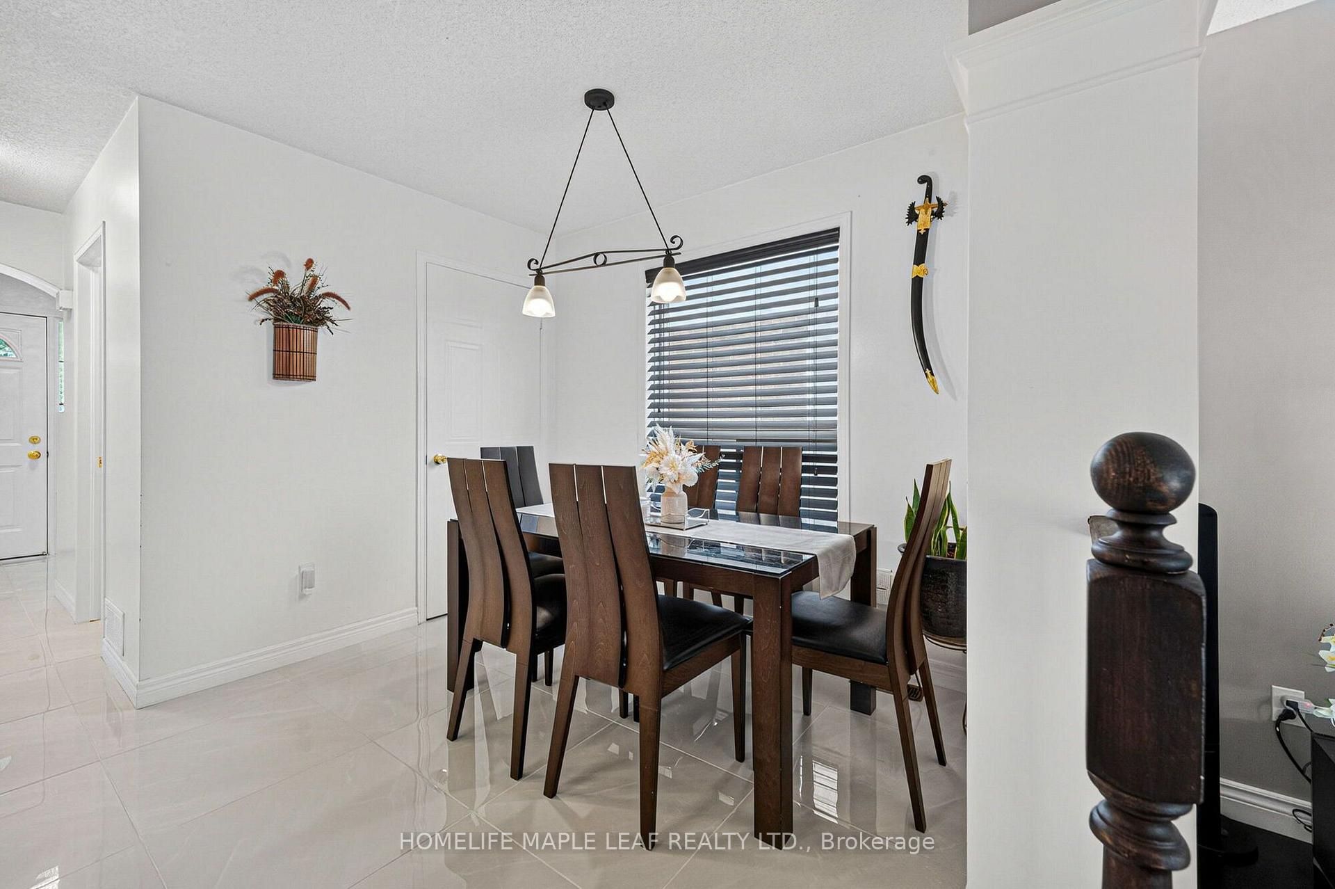 Photo 10 of 211 Melran Drive, Cambridge, Hespeler Village — HOMEH