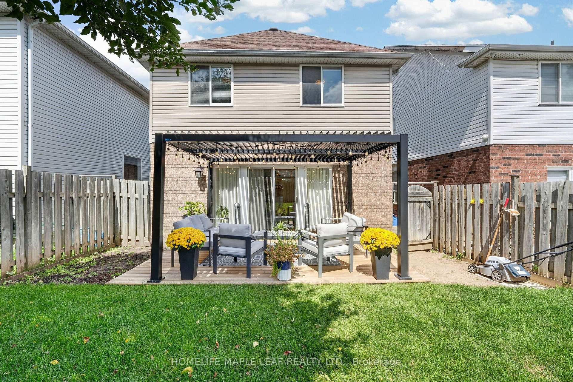 Photo 32 of 211 Melran Drive, Cambridge, Hespeler Village — HOMEH