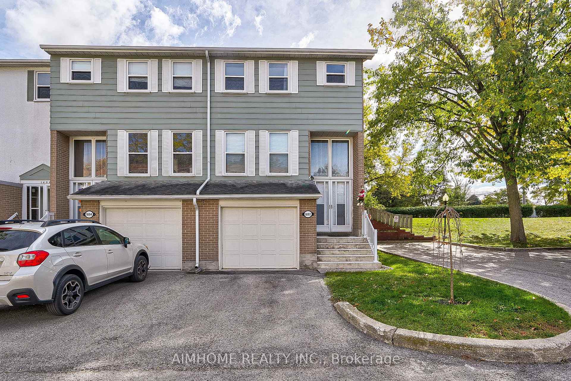 Photo 1 of 1692 John Street, Markham, Bayview Fairway-Bayview Country Club Estates — HOMEH