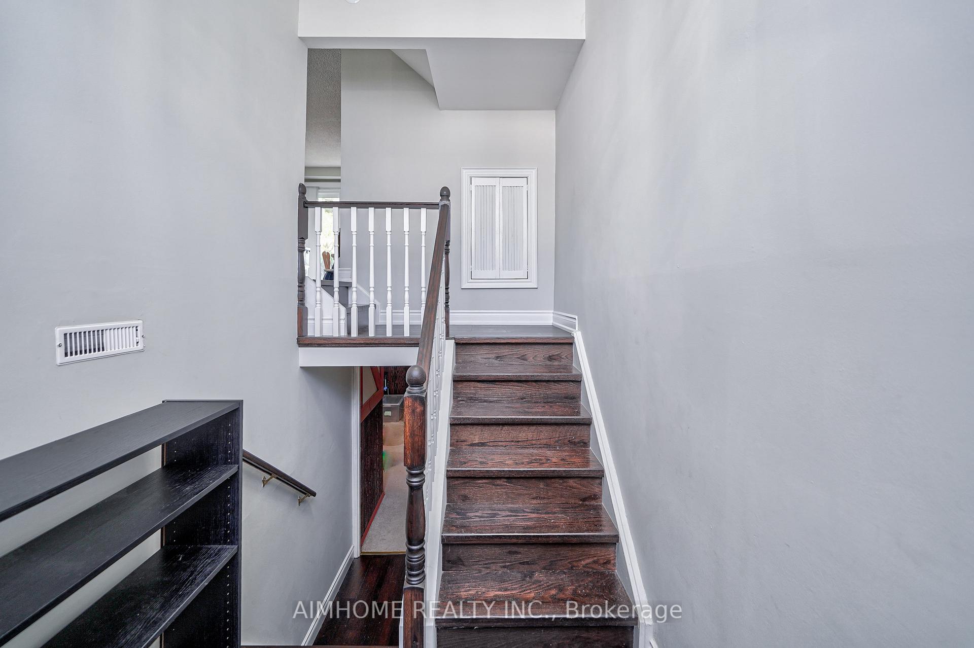 Photo 6 of 1692 John Street, Markham, Bayview Fairway-Bayview Country Club Estates — HOMEH