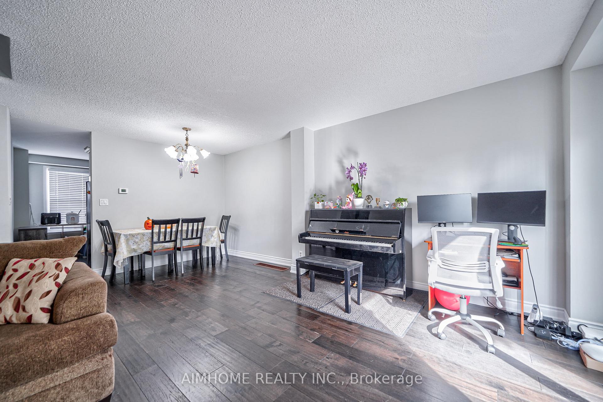 Photo 13 of 1692 John Street, Markham, Bayview Fairway-Bayview Country Club Estates — HOMEH