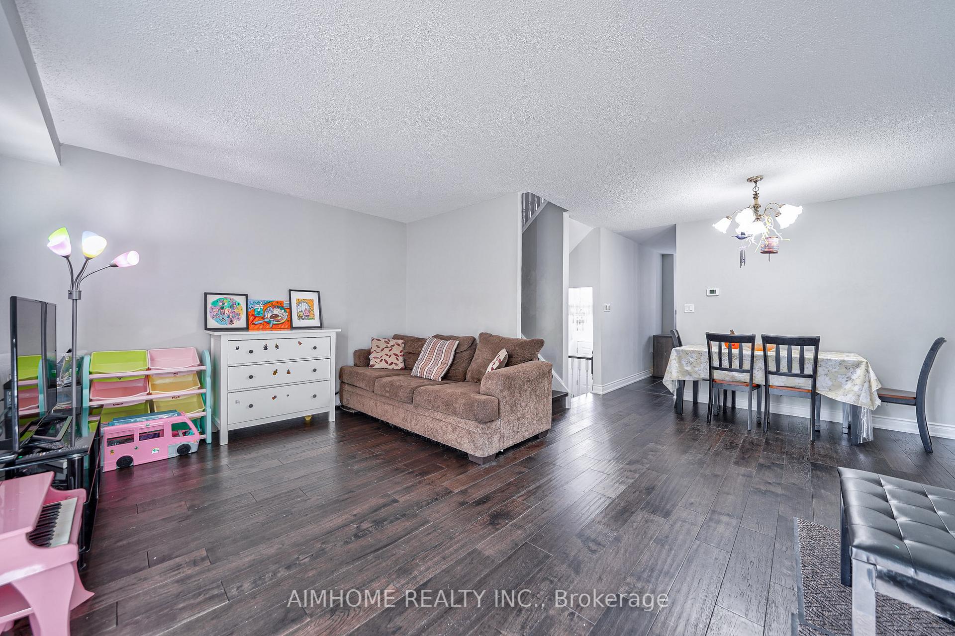 Photo 14 of 1692 John Street, Markham, Bayview Fairway-Bayview Country Club Estates — HOMEH