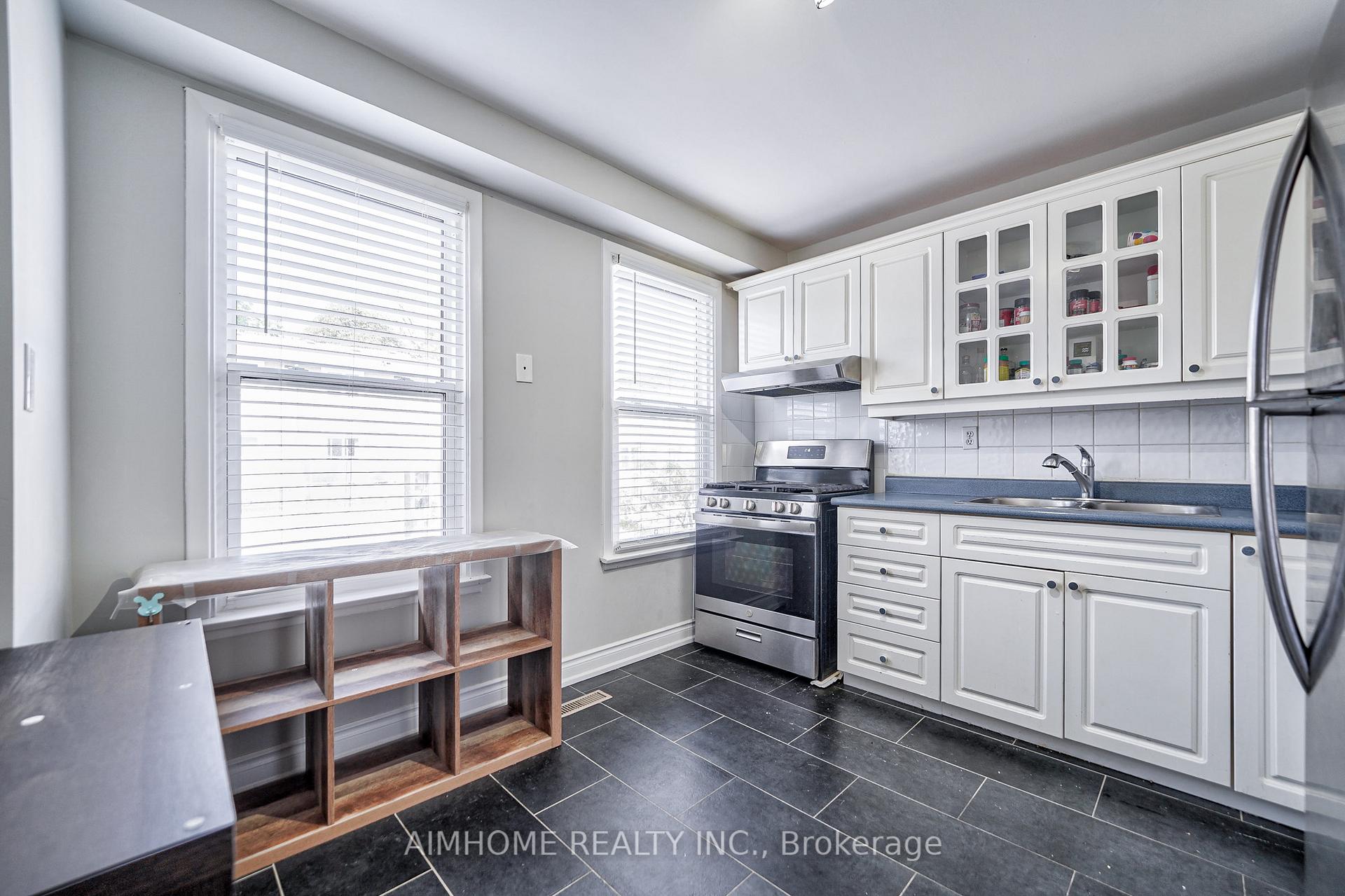 Photo 15 of 1692 John Street, Markham, Bayview Fairway-Bayview Country Club Estates — HOMEH