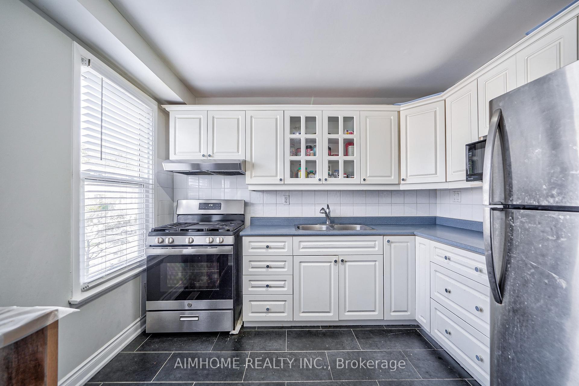 Photo 16 of 1692 John Street, Markham, Bayview Fairway-Bayview Country Club Estates — HOMEH