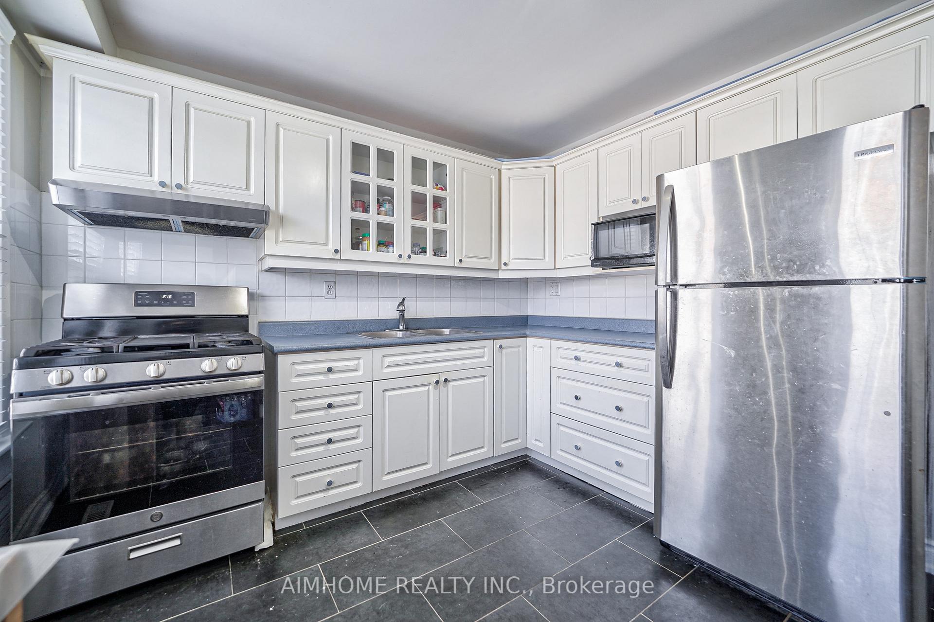Photo 17 of 1692 John Street, Markham, Bayview Fairway-Bayview Country Club Estates — HOMEH