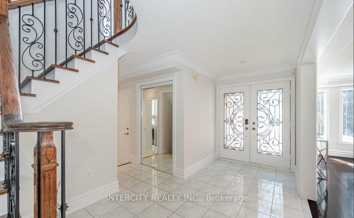 Photo 4 of 724 Peter Robertson Boulevard, Brampton, Sandringham-Wellington — HOMEH