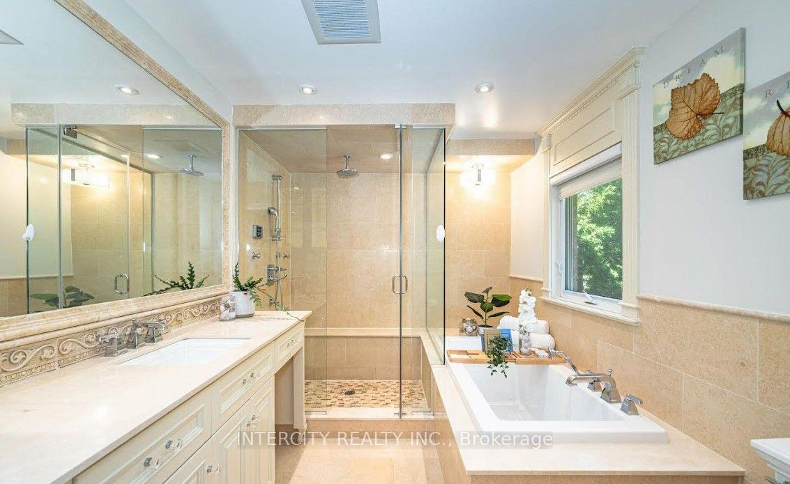 Photo 11 of 724 Peter Robertson Boulevard, Brampton, Sandringham-Wellington — HOMEH